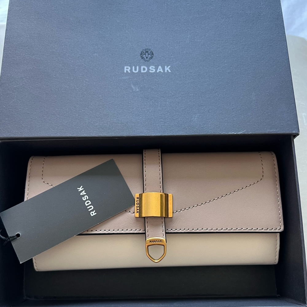 Mothers Day “Limited Edition” Rudsak Lucy Women’s Wallet Cow Leather MSRP $200US